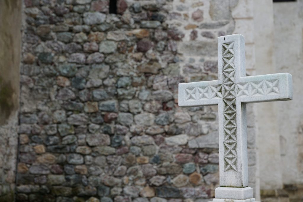 cross, wall, graveyard-2902861.jpg